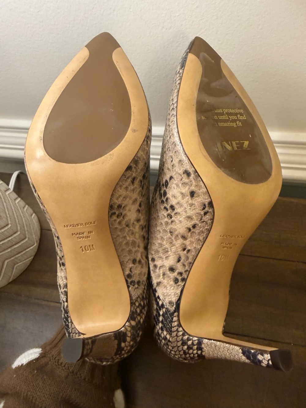 INEZ Marisol 90 Natural Snake
Emboss Pointed Toe Booties
Size 10M - Picture 11 of 16